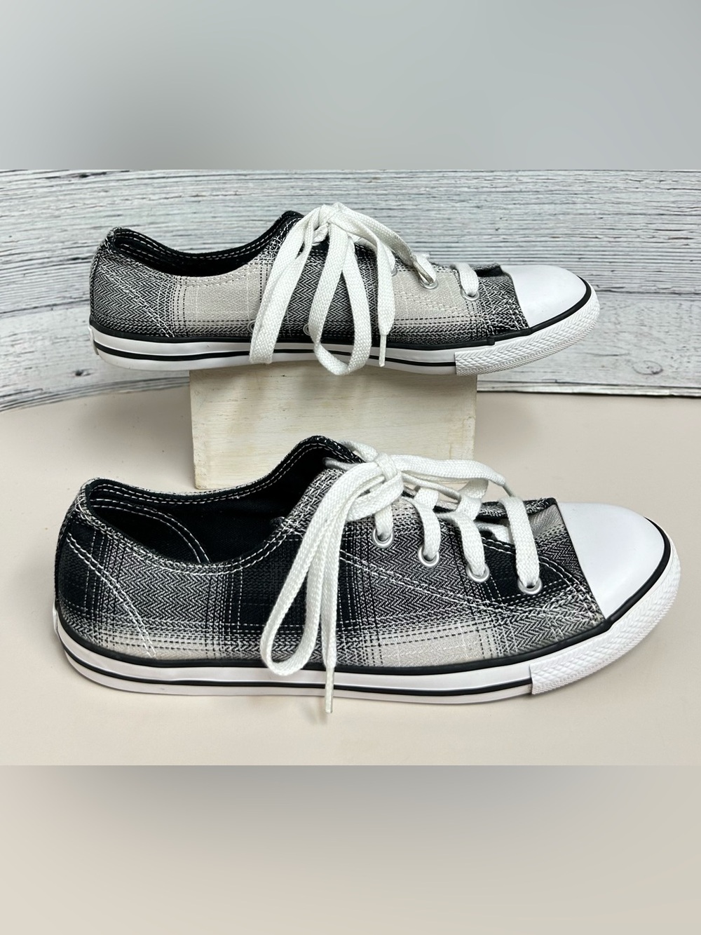 Converse CT All Star Dainty Ox Sneakers Plaid 549609F women’s size 8